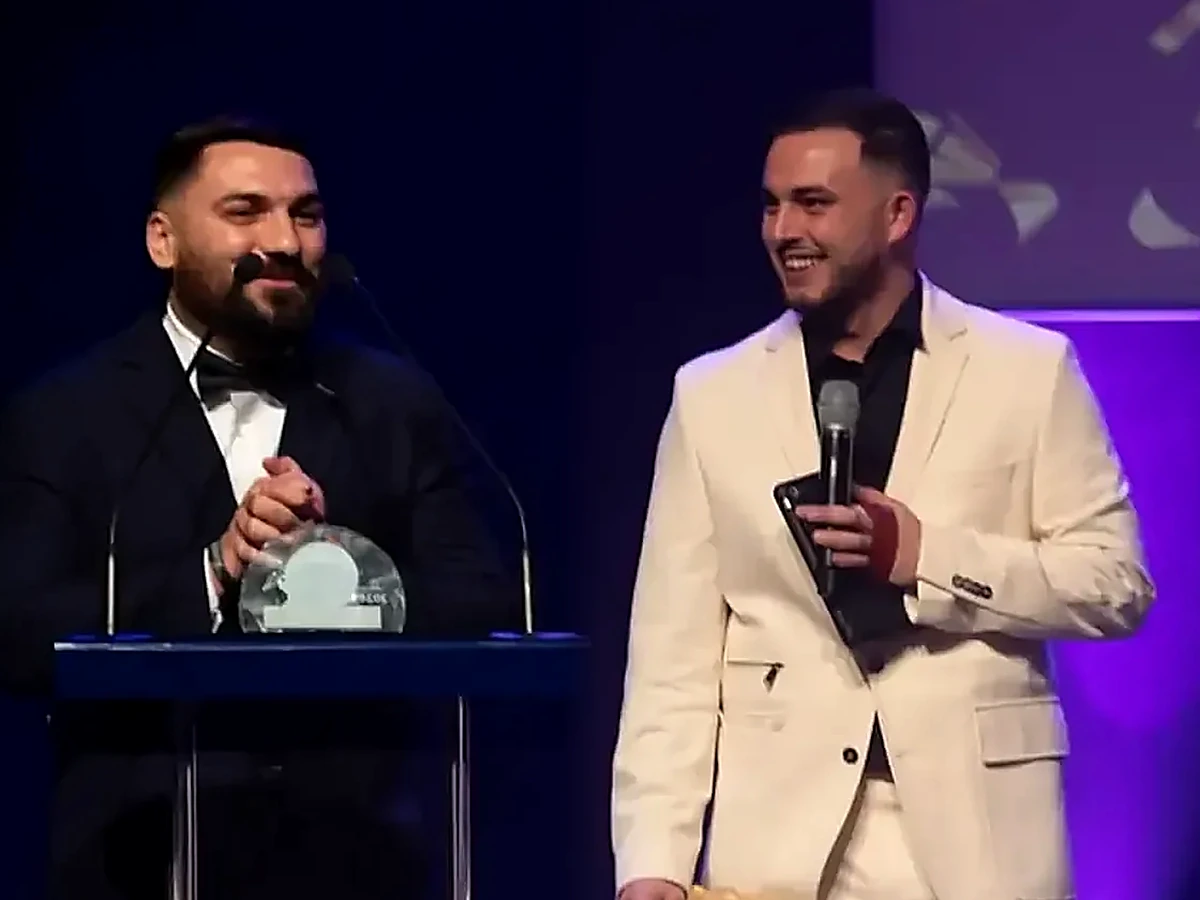 Thibaut Salvador sur scène lors d'une remise de prix